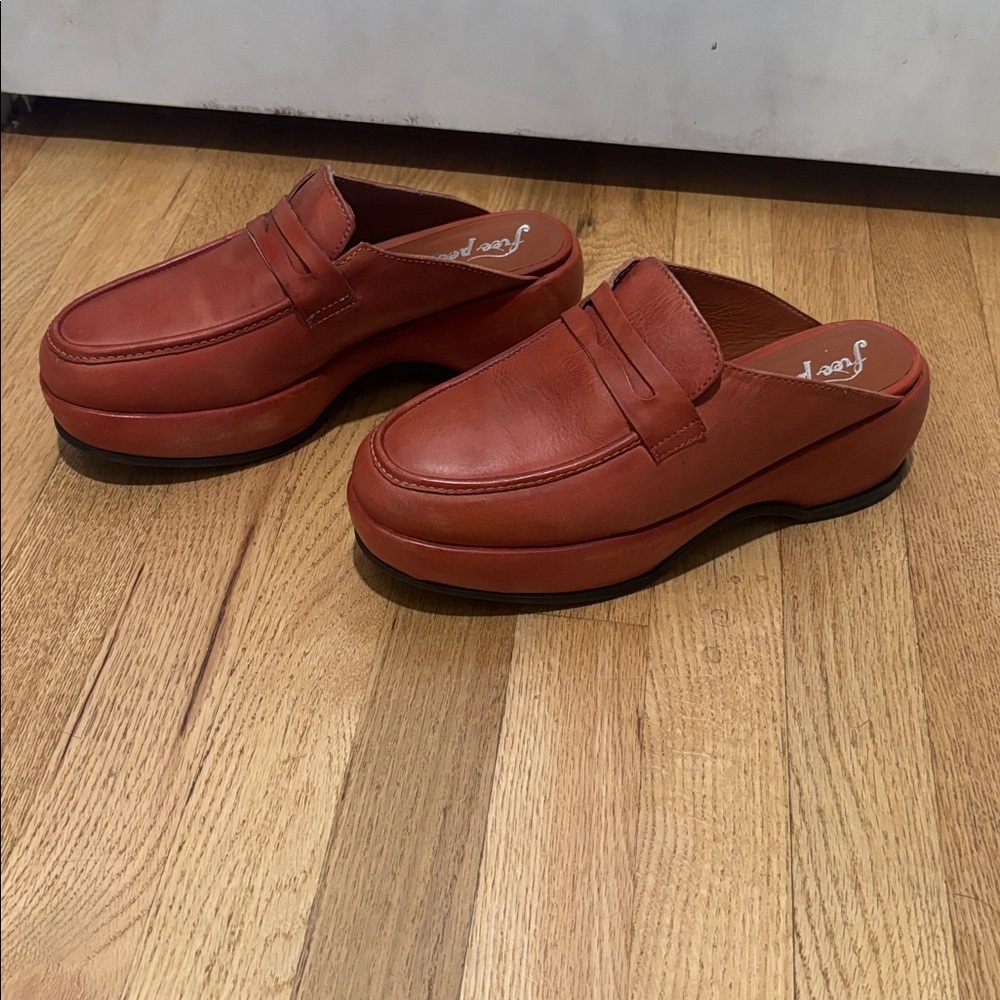 FREE PEOPLE Winston platform clogs